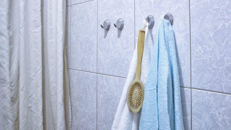 A Caregiver’s Guide To Bathing Tools: Why You Should Consider A Long Handled Sponge